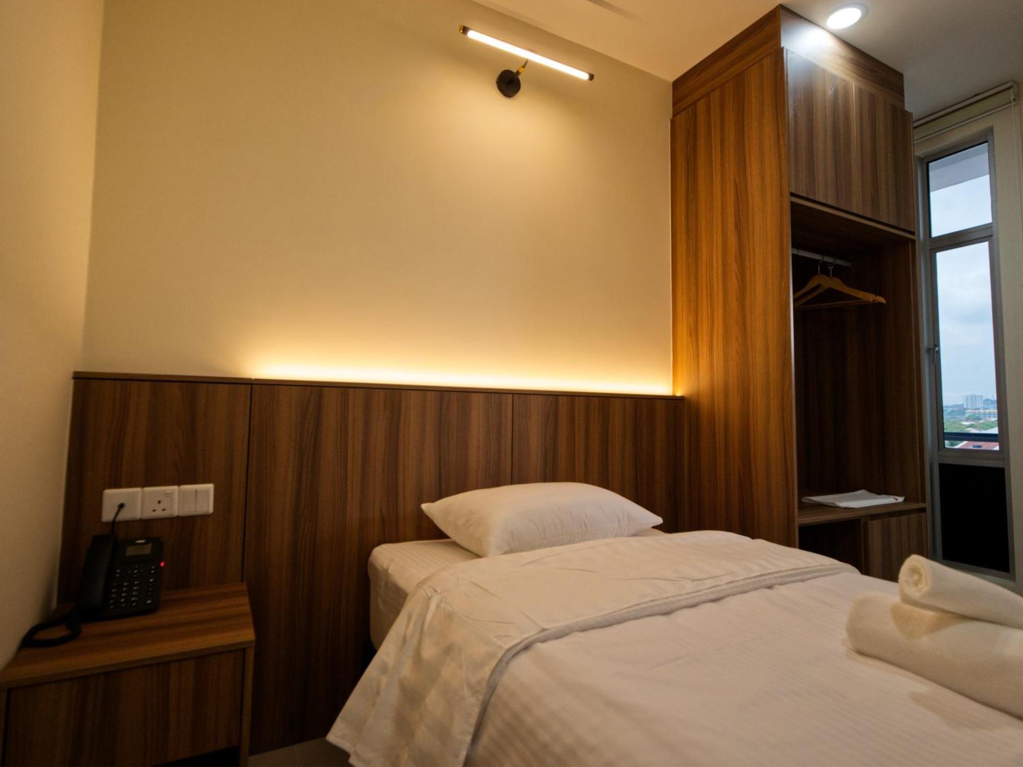 Weiss Hotels Kepong Baru Kampong Jawa Tengah Bagian luar foto